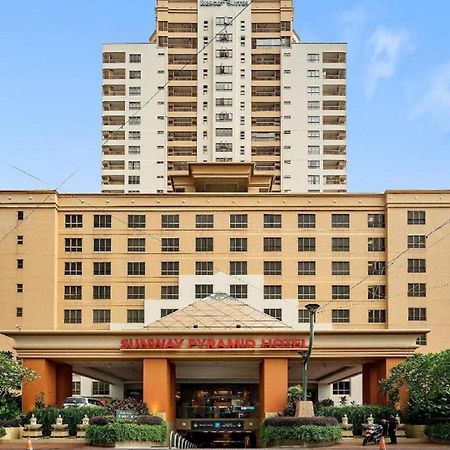 Millennium Suite At Pyramid Tower Petaling Jaya Exterior foto