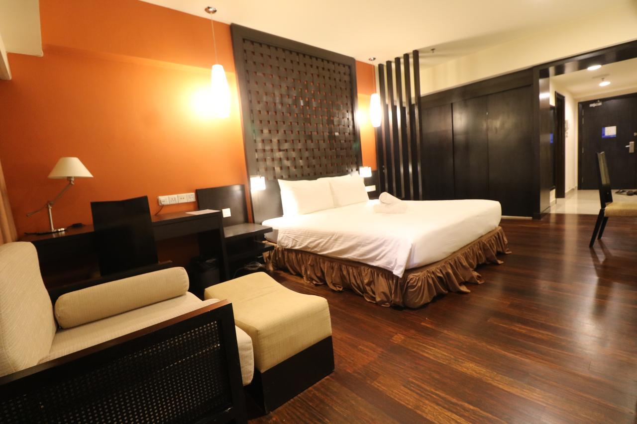 Millennium Suite At Pyramid Tower Petaling Jaya Exterior foto