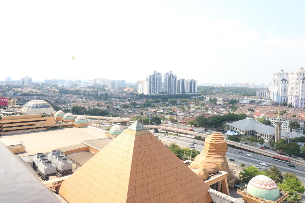 Millennium Suite At Pyramid Tower Petaling Jaya Exterior foto